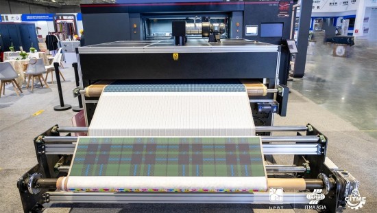 Kuusi tärkeintä kysymystä digitaalisten tekstiilitulostimien valinnassa: olennainen opas vaatevalmistajille ja studioille